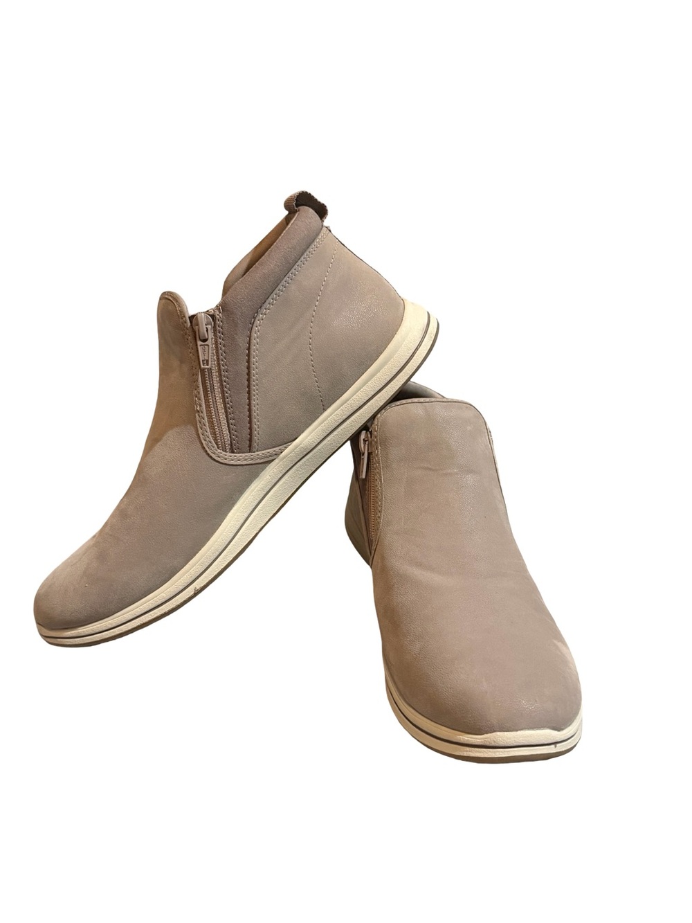 Clarks Faux Taupe Breeze Clover Slip-In With Zippers Ankle Boots